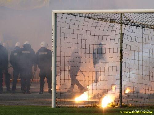 Беспорядки вокруг футбола (72 фото)