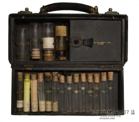 Медицинские инструменты прошлого (36 фото)