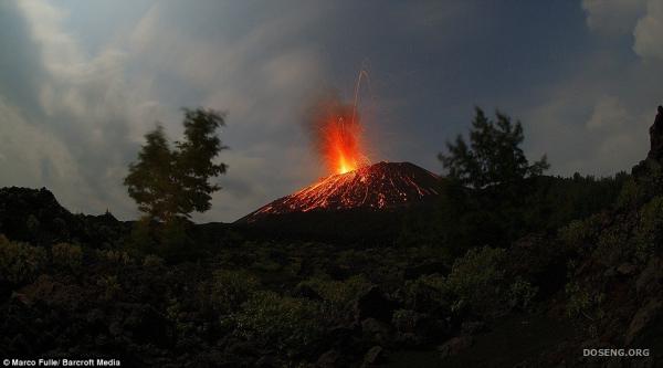 Кровожадный убийца - вулкан Кракату (8 фото)