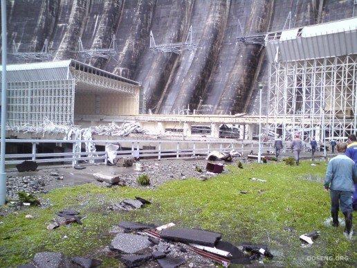 На Саяно-Шушенской ГЭС произошла авария (13 фото)