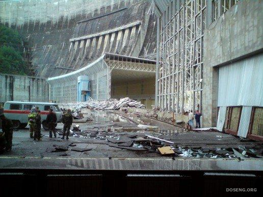 На Саяно-Шушенской ГЭС произошла авария (13 фото)