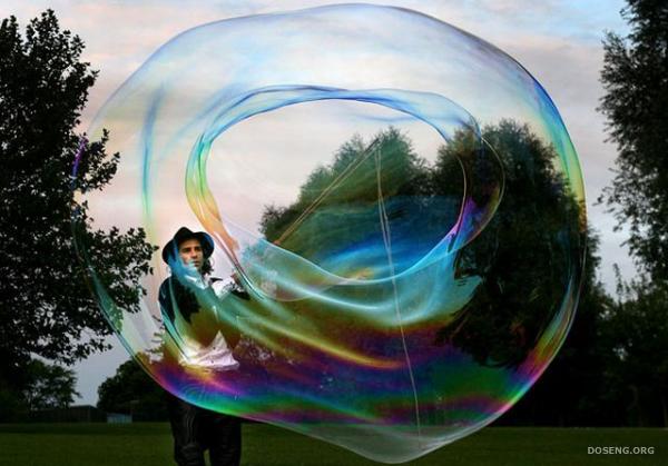 Гиганские мыльные пузыри (13 фото)