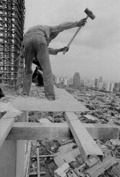 Индонезийские строители (23 фото)