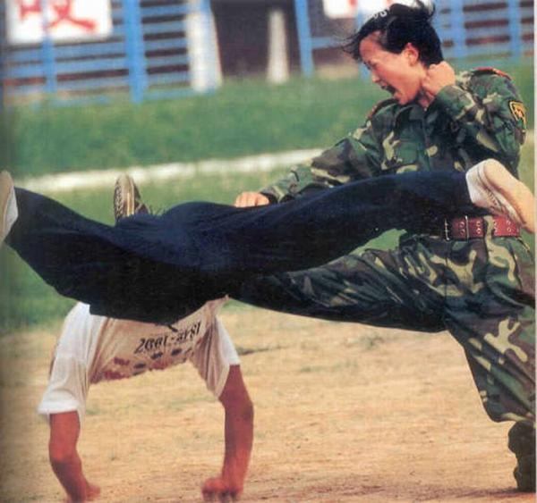 Девушки китайской армии (20 фото)