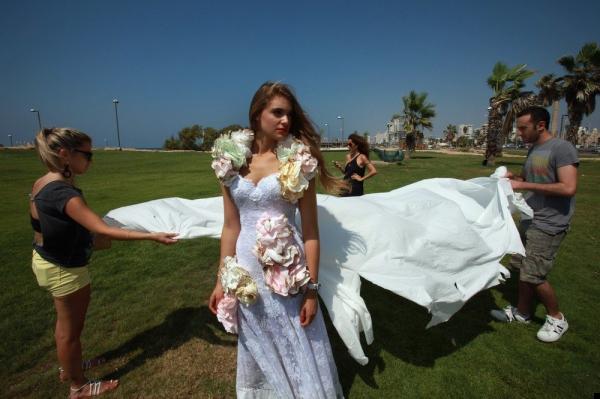 Свадебное платье из бумаги (9 фото)