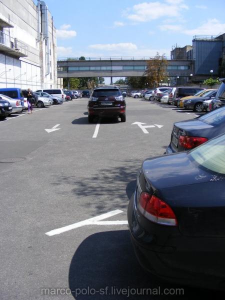 Автомобили и парковки (50 фото)