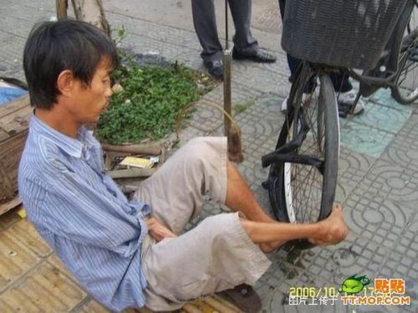 Китайский работник без рук (20 фото)