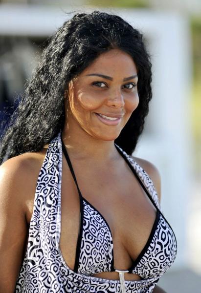   (Lil Kim)   (6 )
