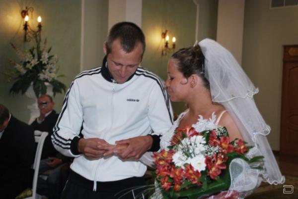 На свадьбу в спортивном костюме (20 фото)