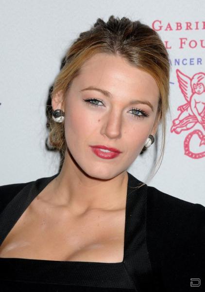   (Blake Lively) (7 )