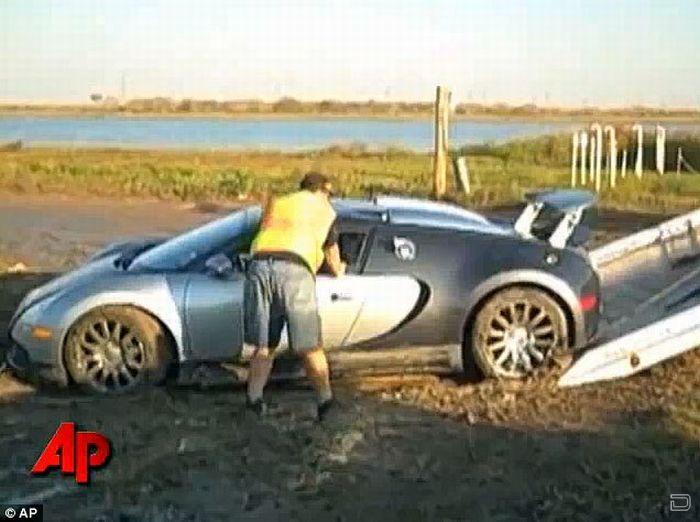 Утопленный суперкар Bugatti Veyron (8 фото + видео)