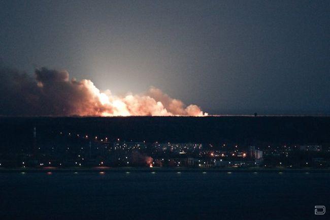 В Ульяновске загорелись склады с боеприпасами (7 фото)