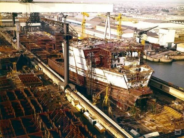 Строительство большого судна (30 фото)