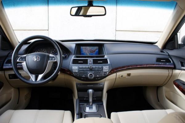 Honda Accord Crosstour 2010 (17 )