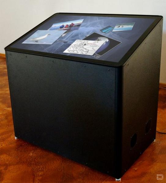 Ideum MT-50 - 100 дюймовый сенсорный стол-дисплей