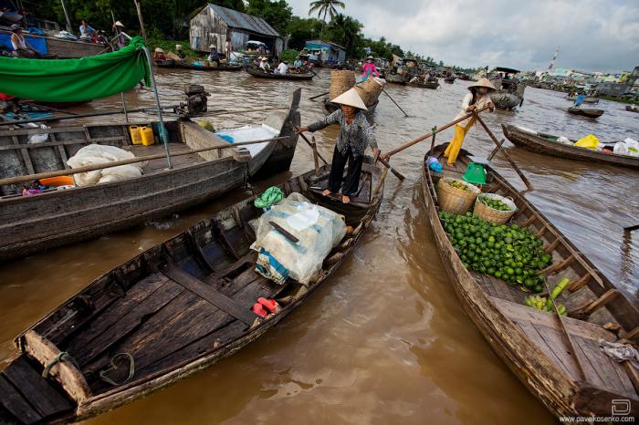 Плавучие рынки Вьетнама (10 фото)