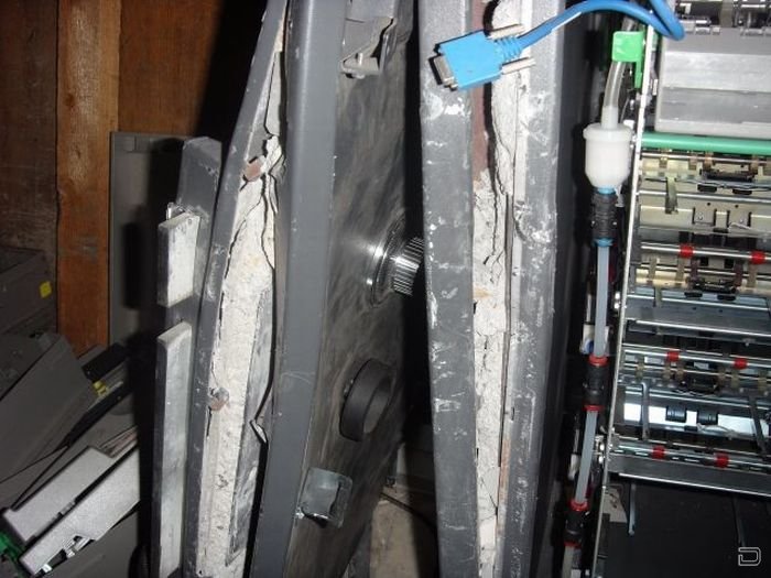 В Москве взломали банкомат банков "ВТБ-24" и Сбербанка