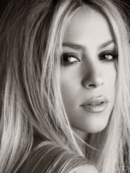 Shakira (8 )