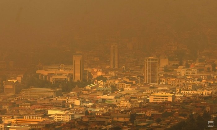 В Чили бушуют лесные пожары (16 фото)