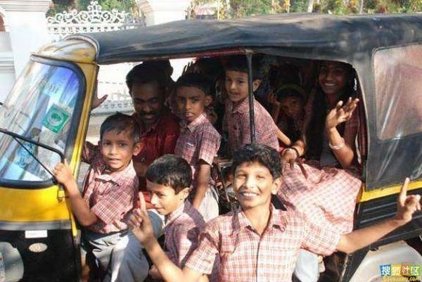 Вот такие школьные "автобусы" Индии (30 фото)