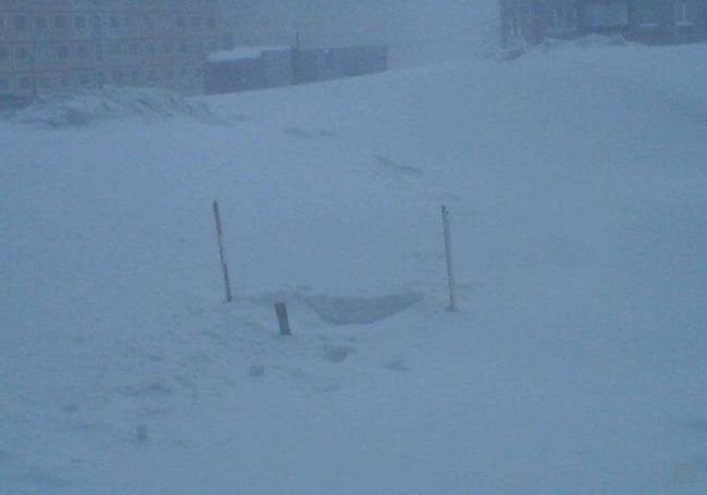 Вот такие снегопады в Норильске (6 фото)