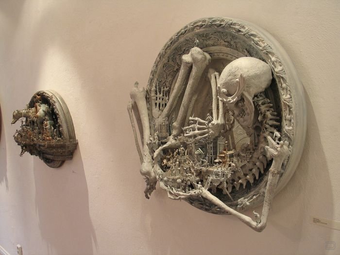 Жуткие скультуры Kris Kuksi (70 фото)