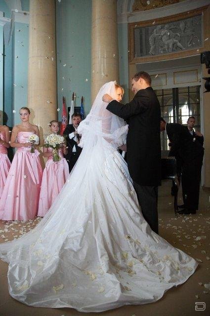 Одна из самых шикарных и дорогих свадеб (14 фото)