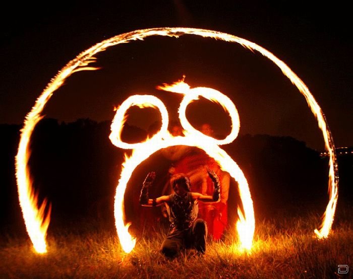 Завораживающие танцы с огнем (18 фото)