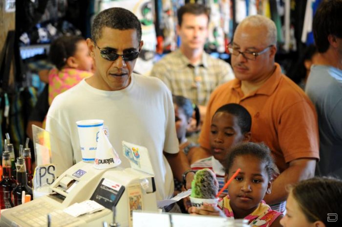 Президент США Обама отдыхает с семьей на Гаваях