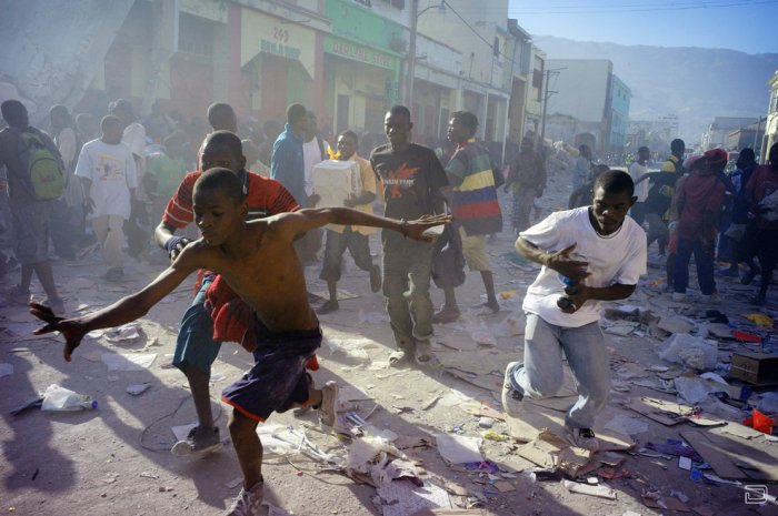 Гаити - шесть дней спустя