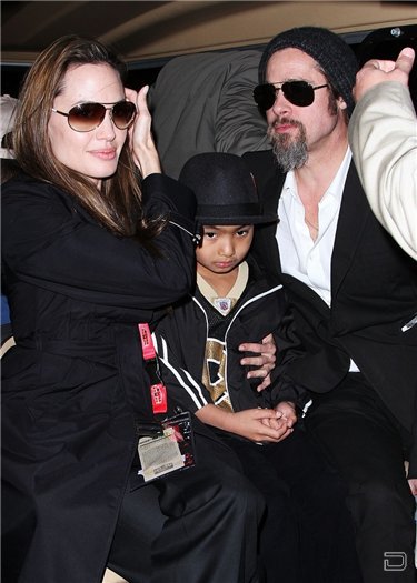 Брэд Питт и Анджелина Джоли активно развеивает слух о своем скором разводе (9 фото)