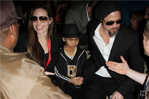 Брэд Питт и Анджелина Джоли активно развеивает слух о своем скором разводе (9 фото)