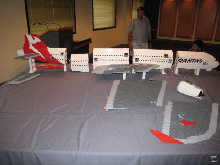 Модель Airbus А380 из конструктора Lego (19 фото)