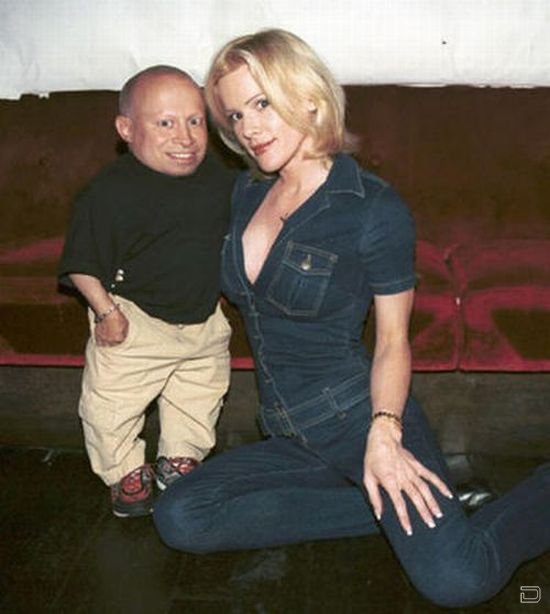  Verne Troyer