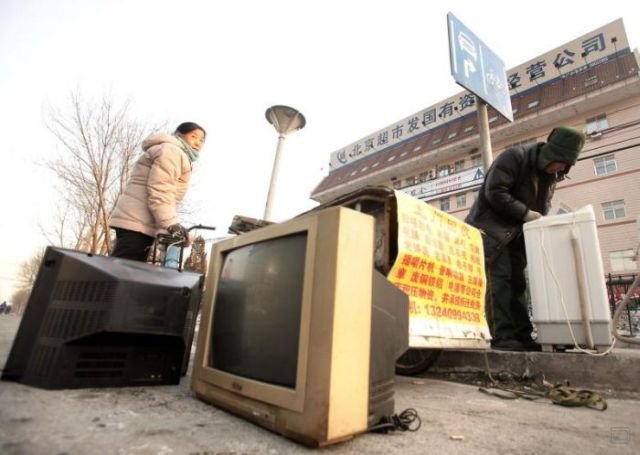 Как в Китае перевозят мусор (16 фото)