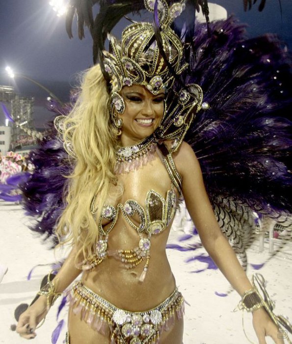 Горячие девушки с бразильского карнавала (125 фото)