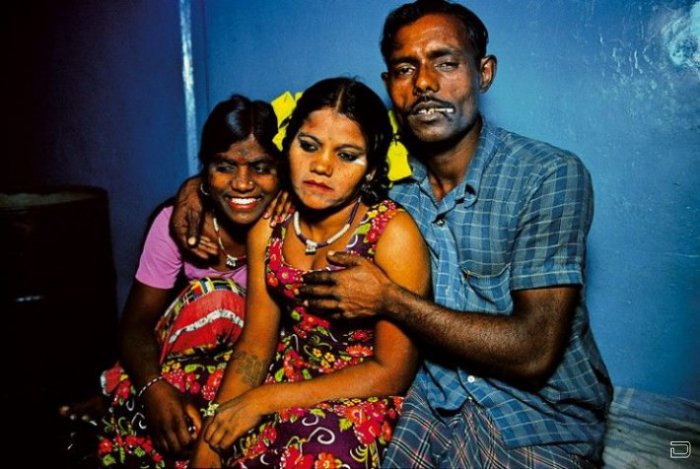 Жизнь индийских проституток (13 фото)