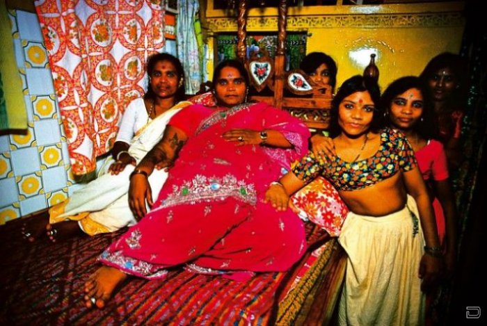 Жизнь индийских проституток (13 фото)