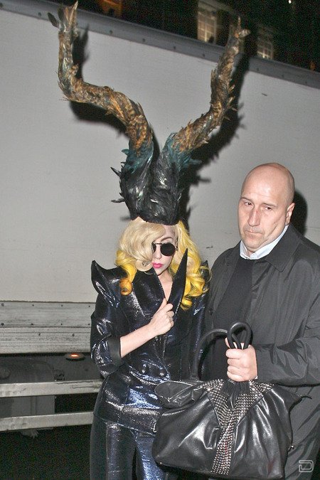   Lady GaGa (8 )