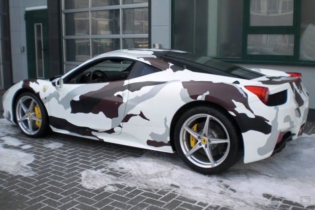 Необычная живопись на Ferrari (9 фото)