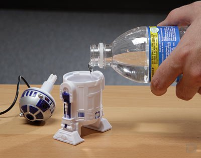 Робот R2-D2 в качестве увлажнителя воздуха (3 фото)