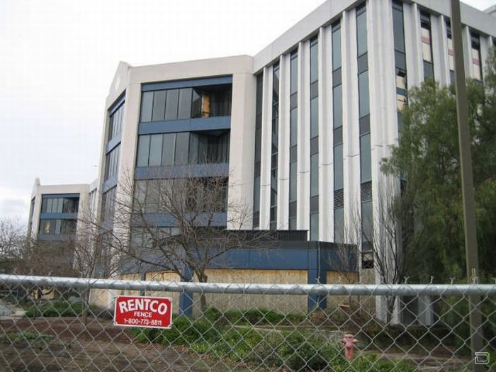 Заброшенное здание компании Sun Microsystems (42 фото)