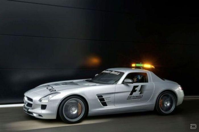  Mercedes-Benz SLS AMG    -1