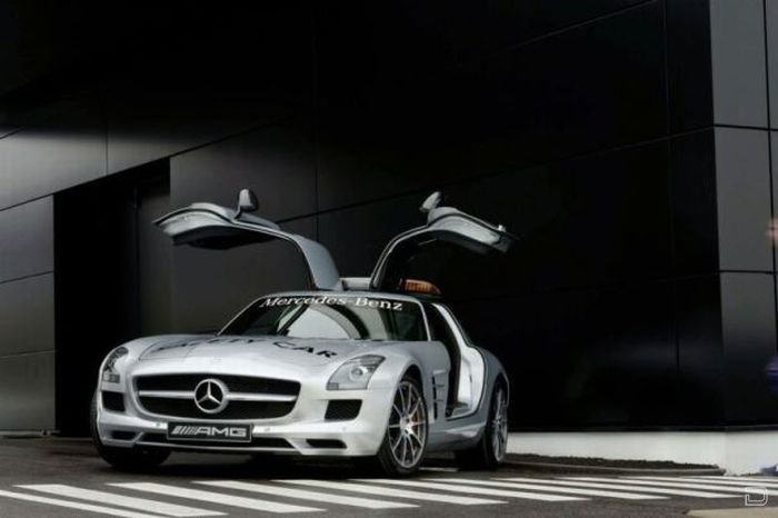  Mercedes-Benz SLS AMG    -1