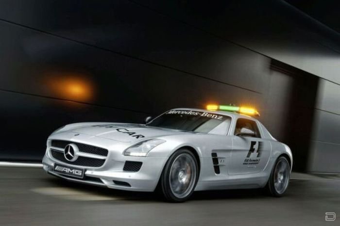  Mercedes-Benz SLS AMG    -1