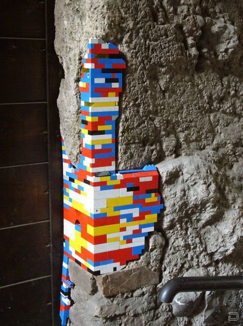 Ремонтируем вместе с Lego (12 фото)