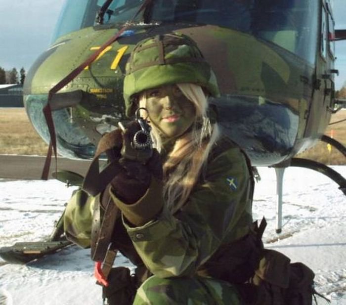 Девушки в армии (48 фото)