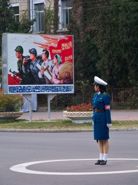 Регулировщицы из Северной Кореи