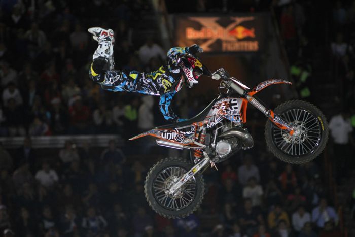  "Red Bull X-Fighters 2010" (21 )