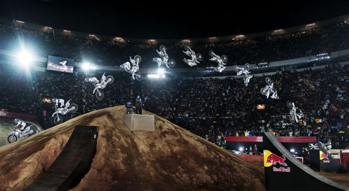  "Red Bull X-Fighters 2010" (21 )